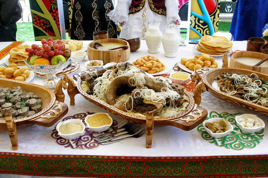 Kazakh popular  dishes  among tourists are listed